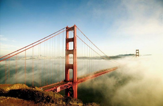 Le Golden Gate dans le brouillard de Fog City