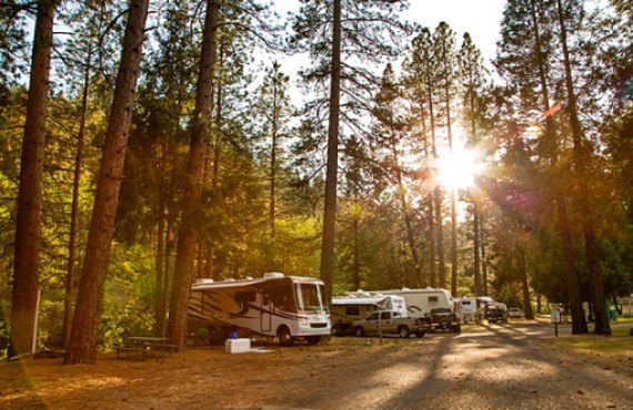 Camping Yosemite Lakes