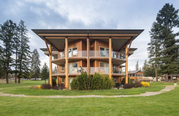 Skwachàys Lodge, BC, Canada