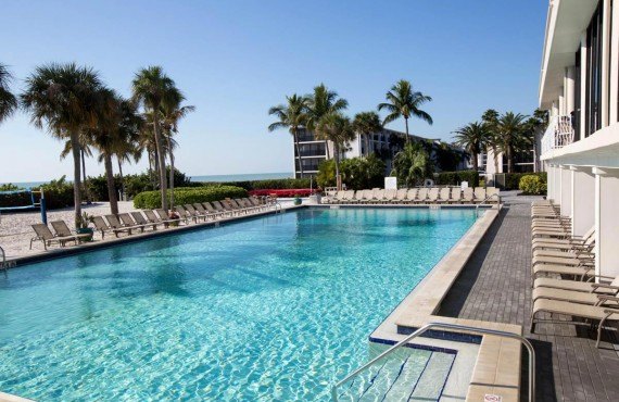 Sundial Beach Resort - Une des 5 piscines extérieures
