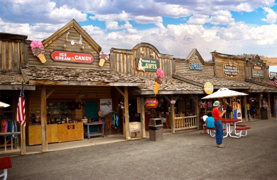 Bryce Canyon City shops