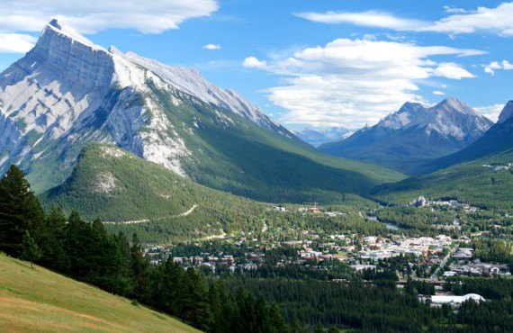 Village de Banff (iStockPhoto, CompassAndCamera)