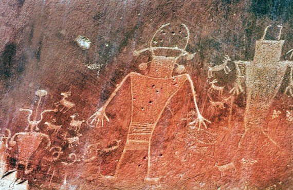 Petroglyphes (iStockphoto Bpperry)