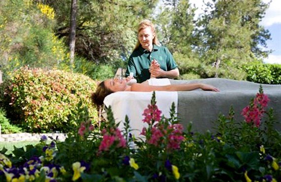 91-the-pines-resort-massage